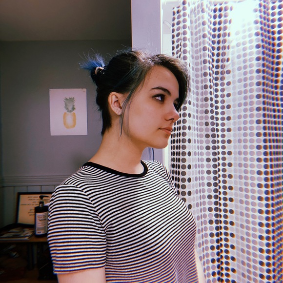 Meet your Posher, Gwyn - Picture 2 of 2